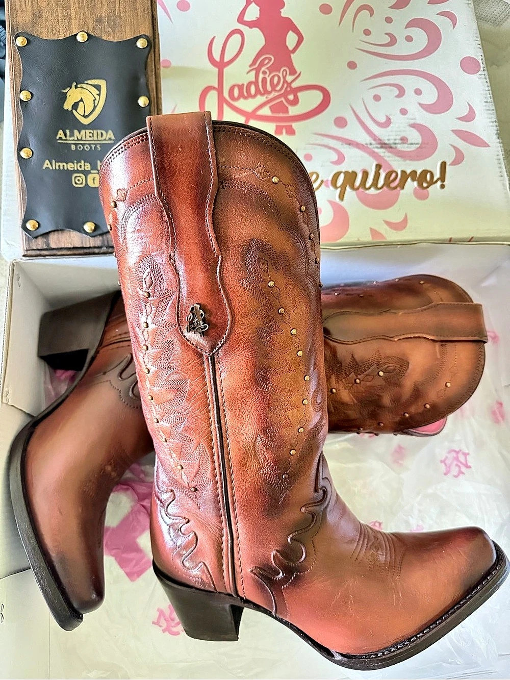 Laredo Cowboy boots Women's Brown Embroidered Heeled Boots Like New